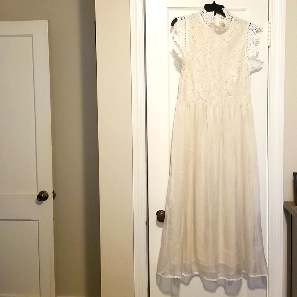 Cream and Lace Midi Dress Size XL